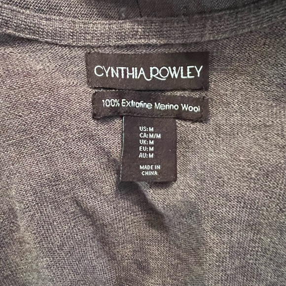 Beautiful merino wool cardigan - Picture 9 of 9